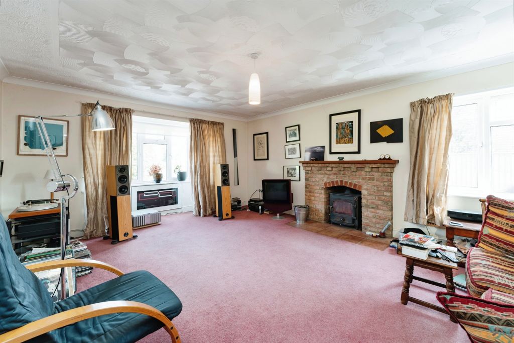 Property photo 2 of 17