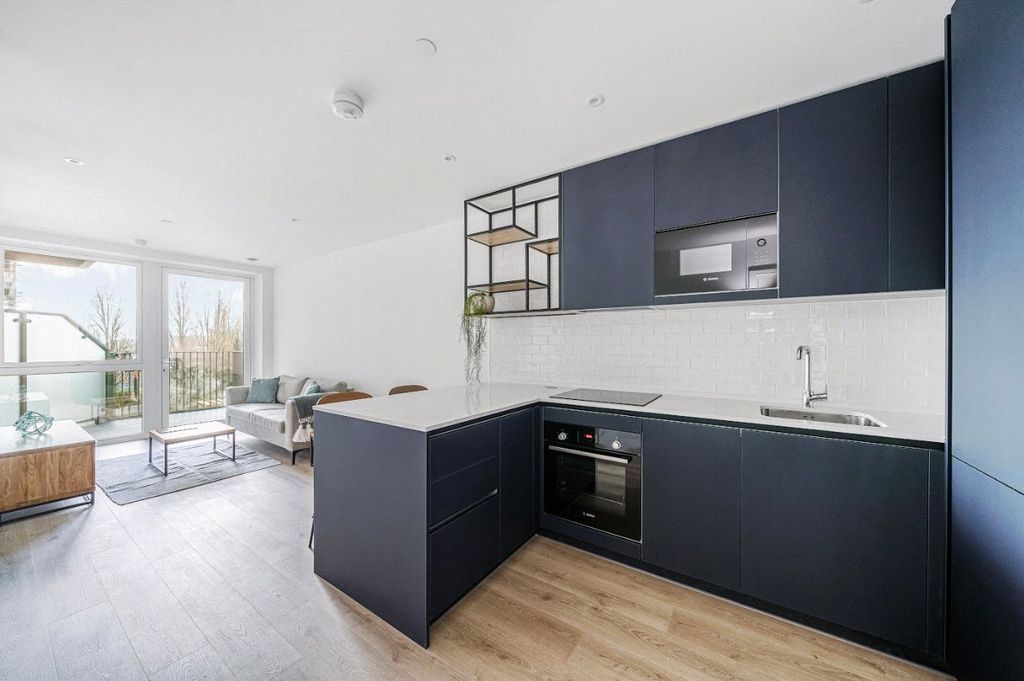 Property photo 1 of 11 Kitchen