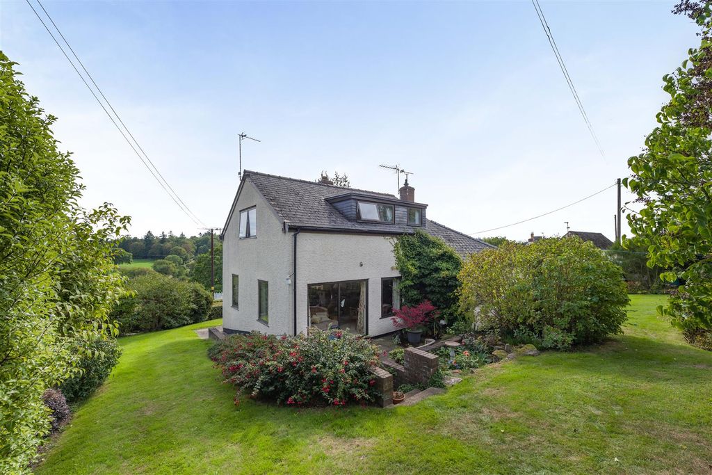 Property photo 1 of 28