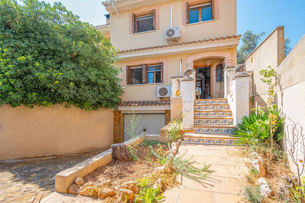Property photo 2 of 33