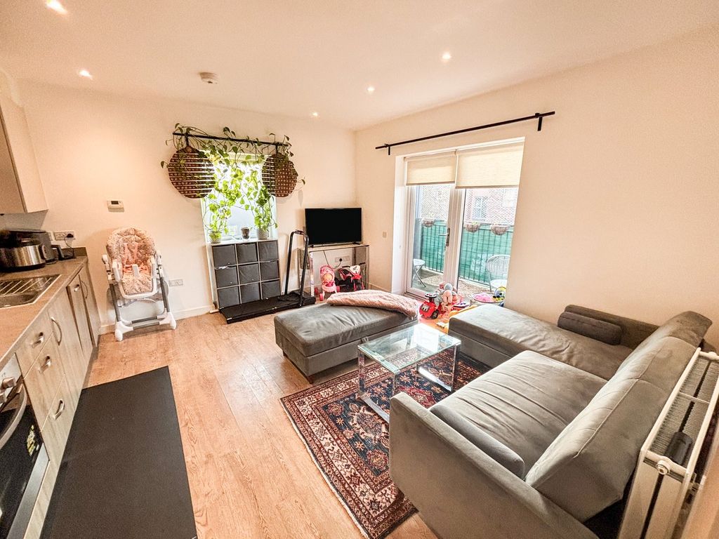 Property photo 2 of 10