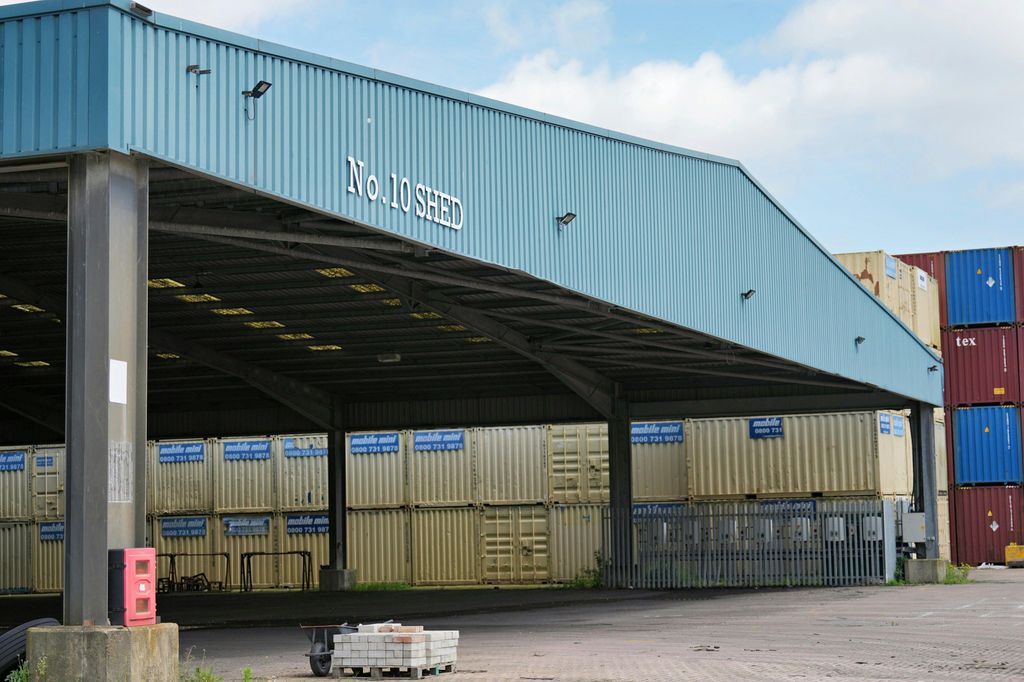 Property photo 1 of 8 2405087576.Jpg