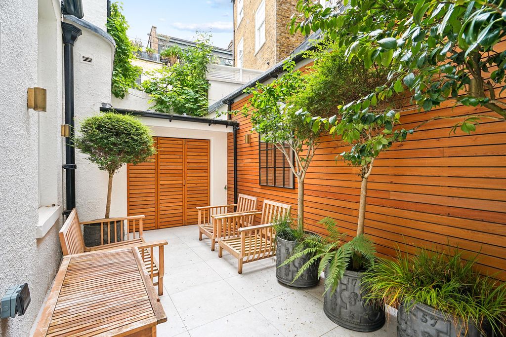 Additional image 22 of 7 bed detached house to rentWilton Crescent, London SW1X