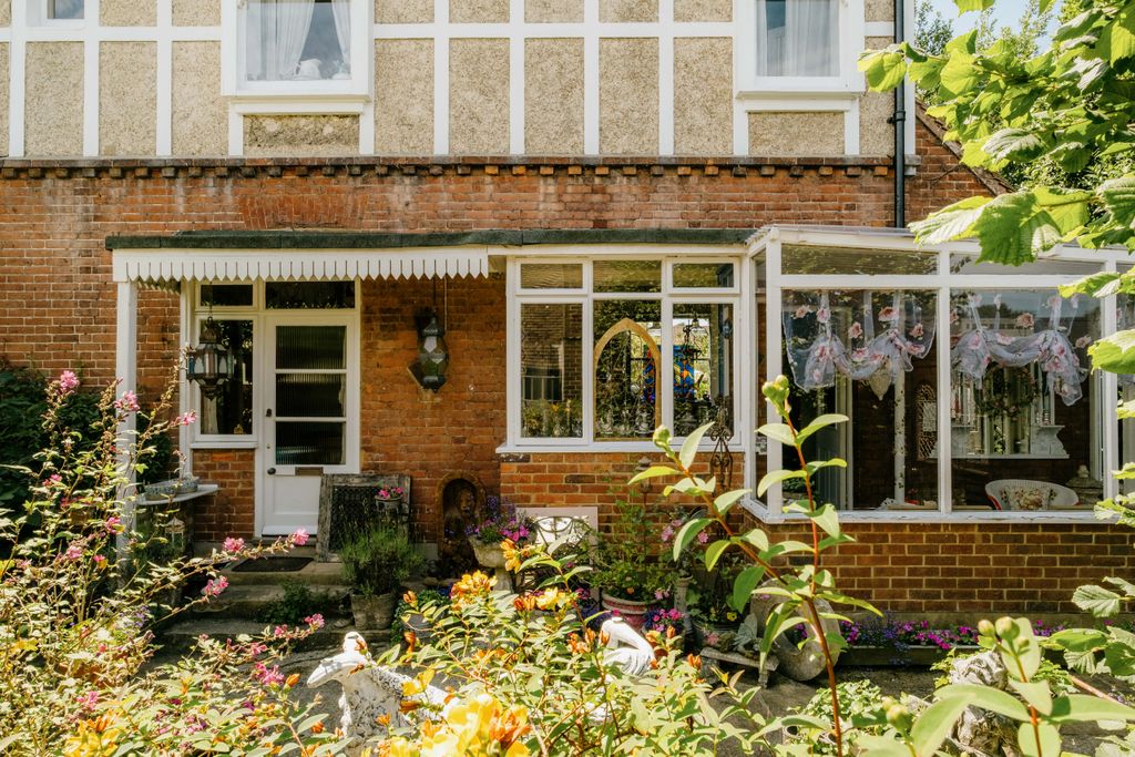 Property photo 3 of 31 Croft-Bexhill-Squirrels-Exterior