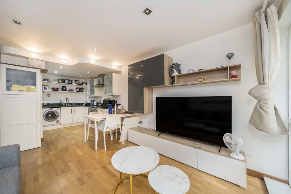 Property photo 3 of 7