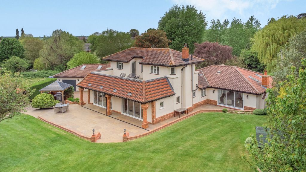 Property photo 1 of 39