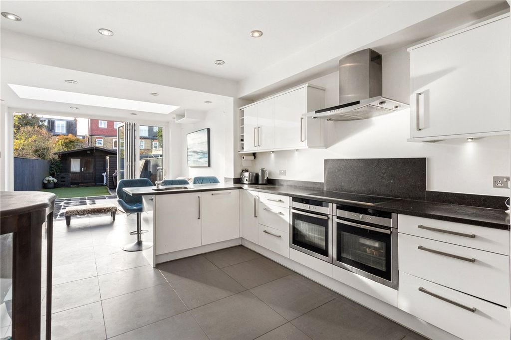 Property photo 2 of 12 Picture No. 09