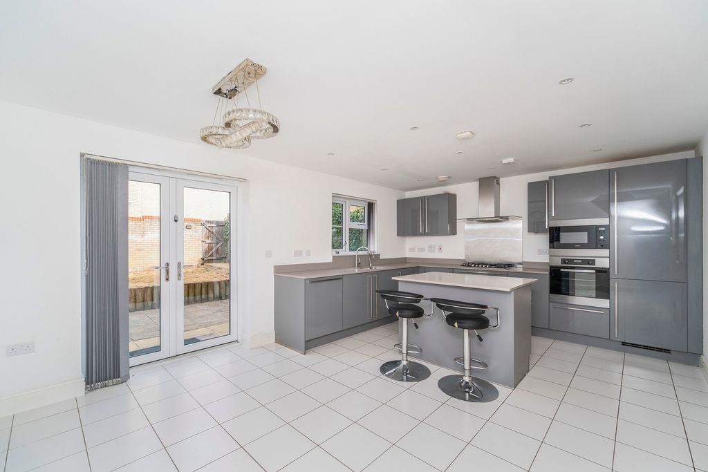 Property photo 1 of 17 Pbox-Img.Jpg