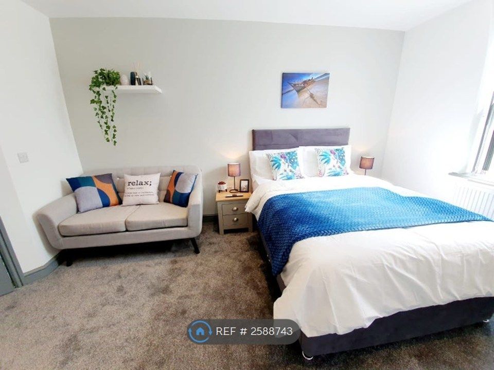 Property photo 2 of 11