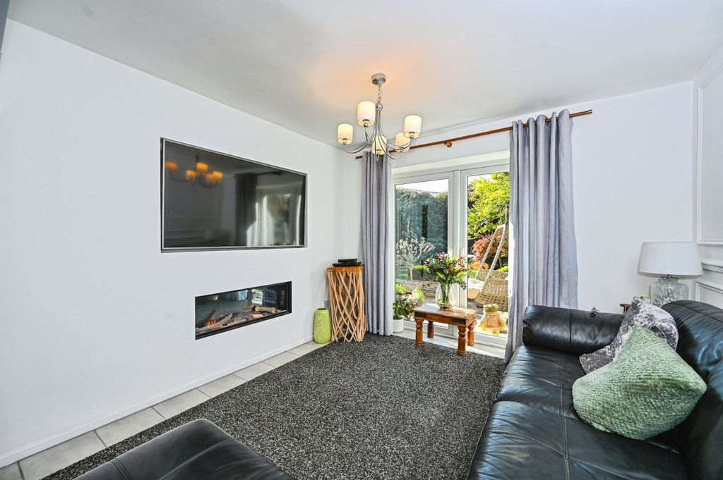 Property photo 3 of 15