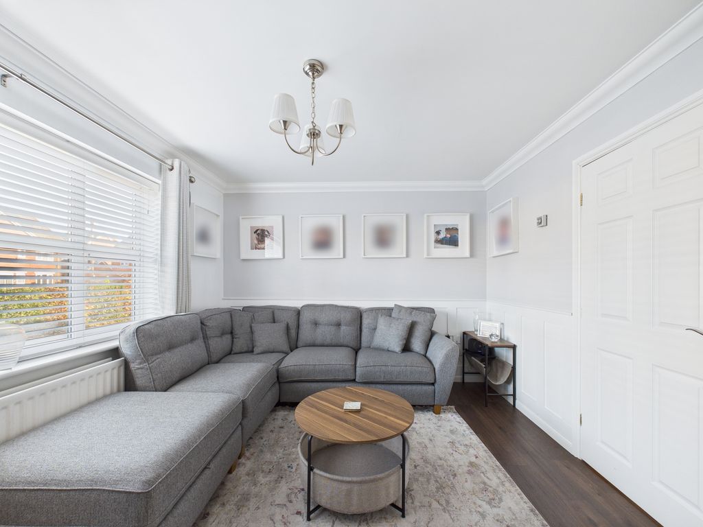 Property photo 3 of 28