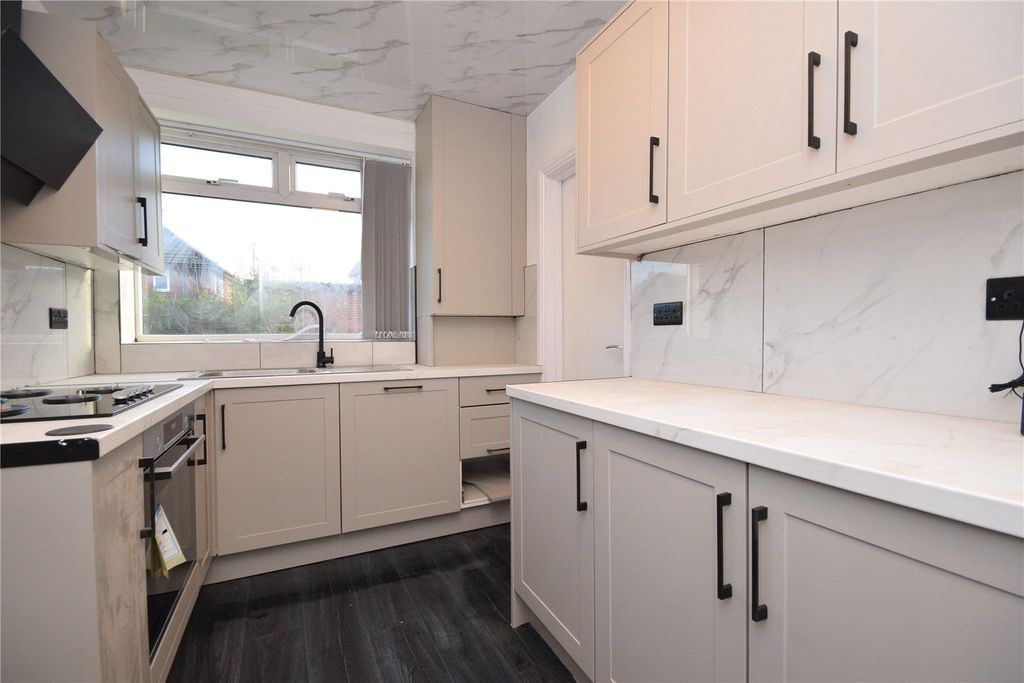 Property photo 3 of 12 Picture No. 10