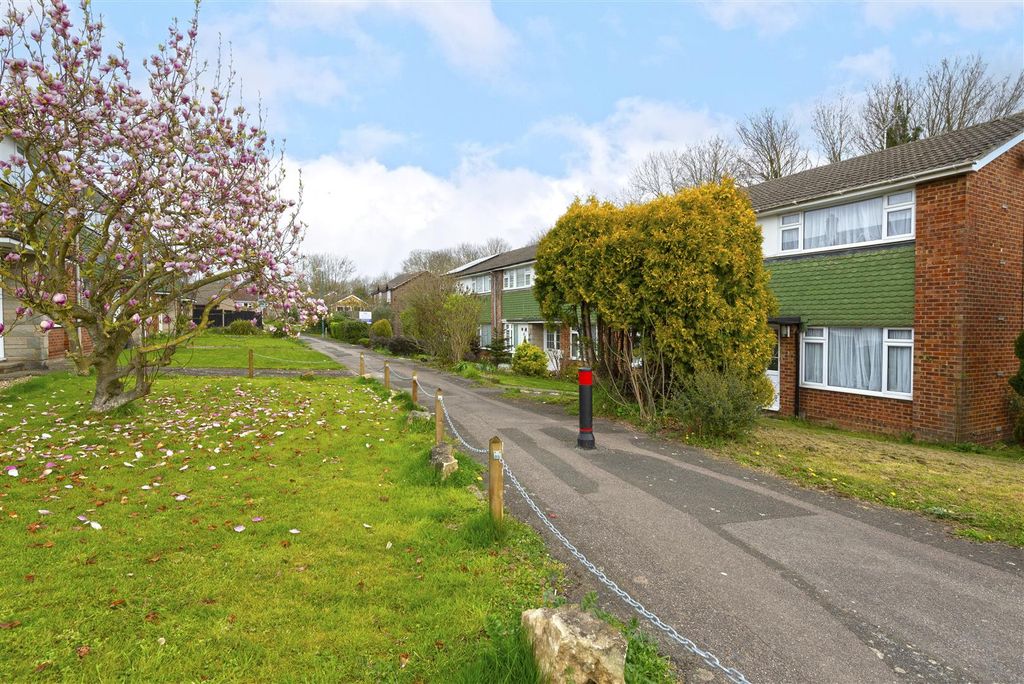 Property photo 1 of 17 16.