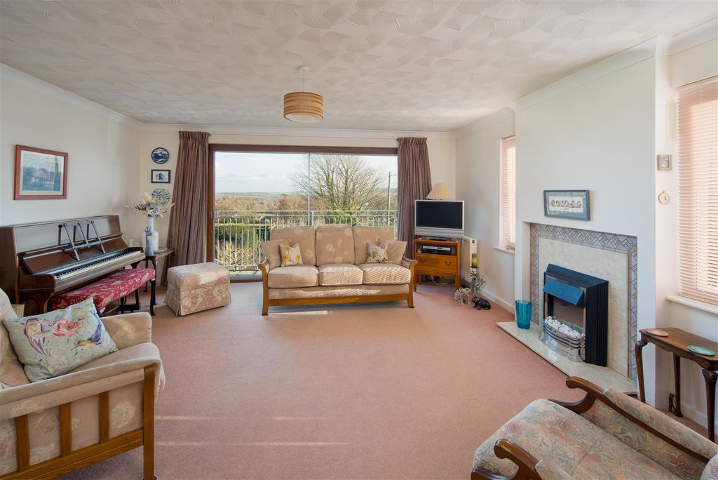 Property photo 3 of 26