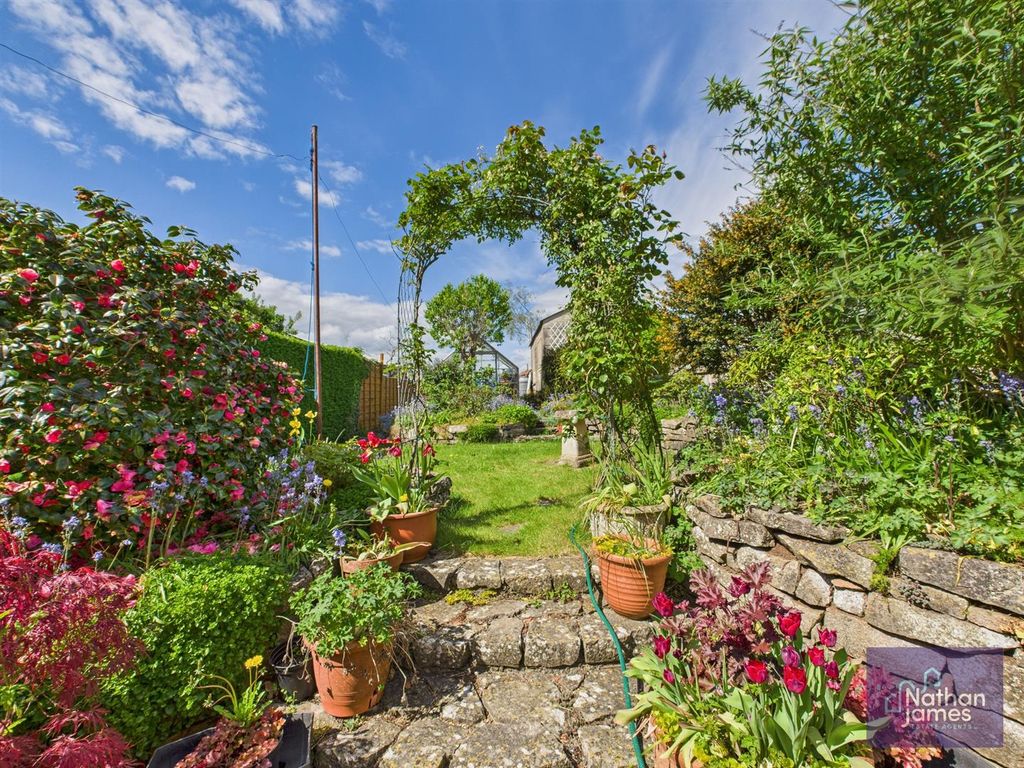 Property photo 3 of 13