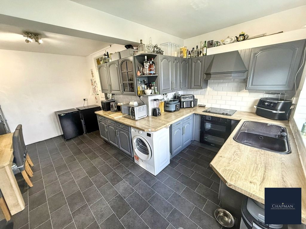 Property photo 3 of 27