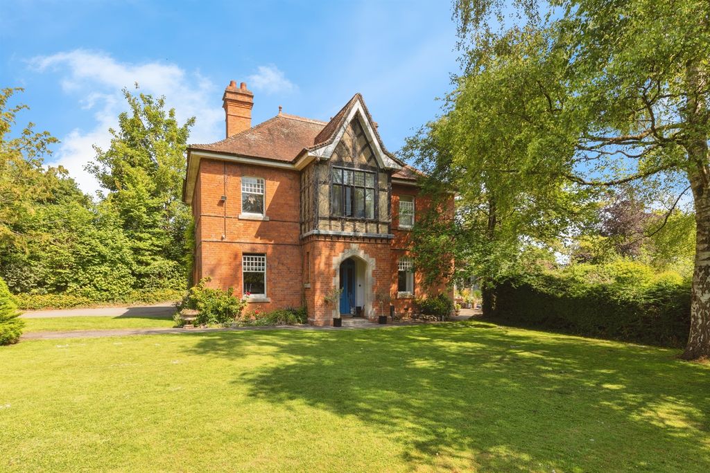 Property photo 1 of 17