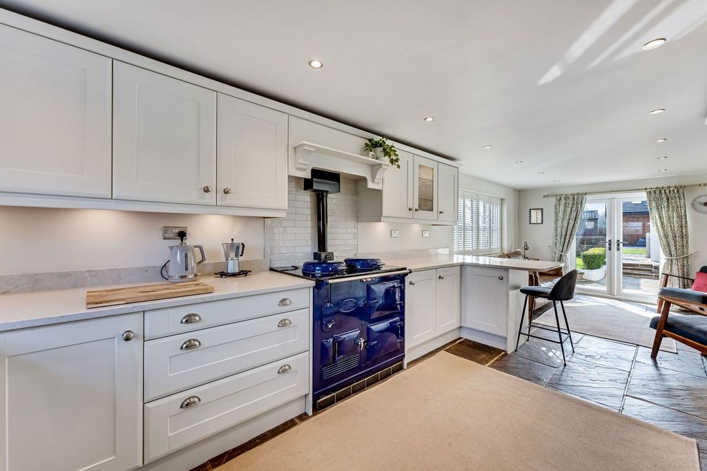 Property photo 3 of 53