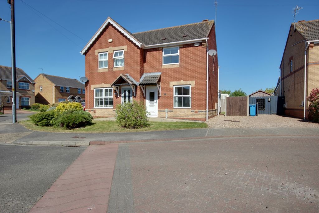 Property photo 1 of 16 Charn Front A