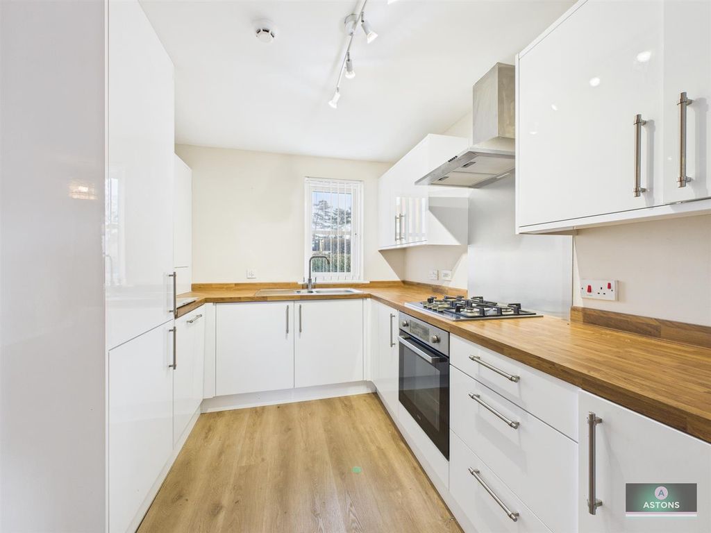 Property photo 3 of 9 Cam04622G0-Pr0127-Still006.Jpg