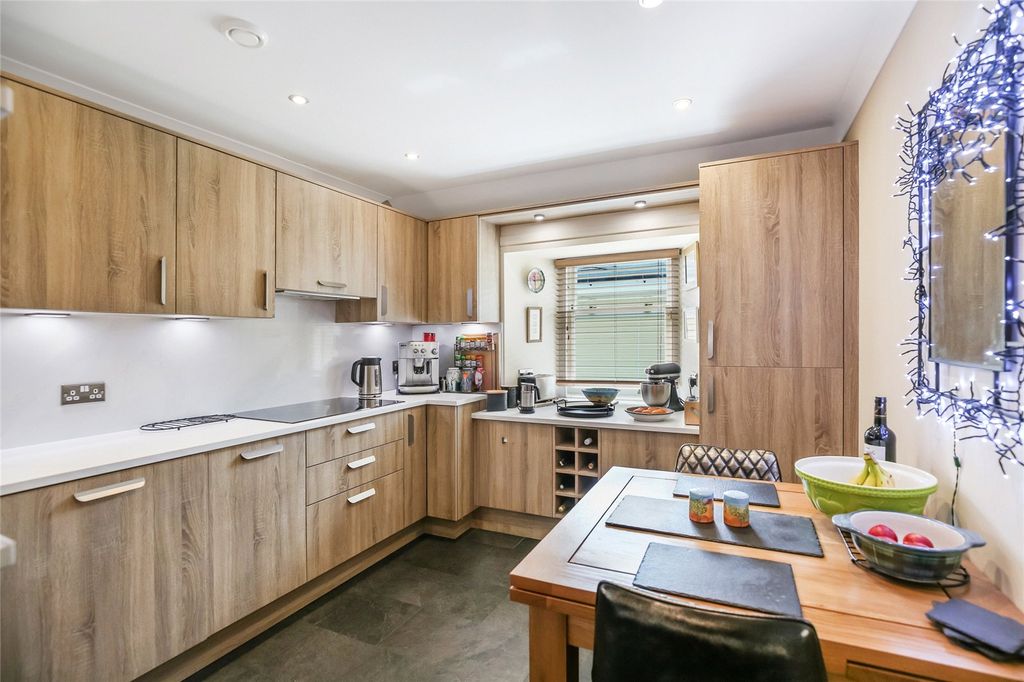 Additional image 5 of 2 bed flat for saleElderslie Gardens, Largs, North Ayrshire KA30