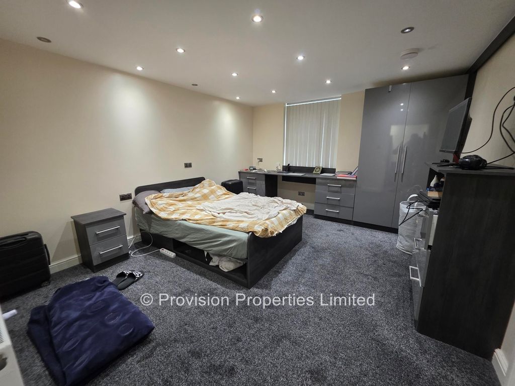 Property photo 3 of 3 Photo