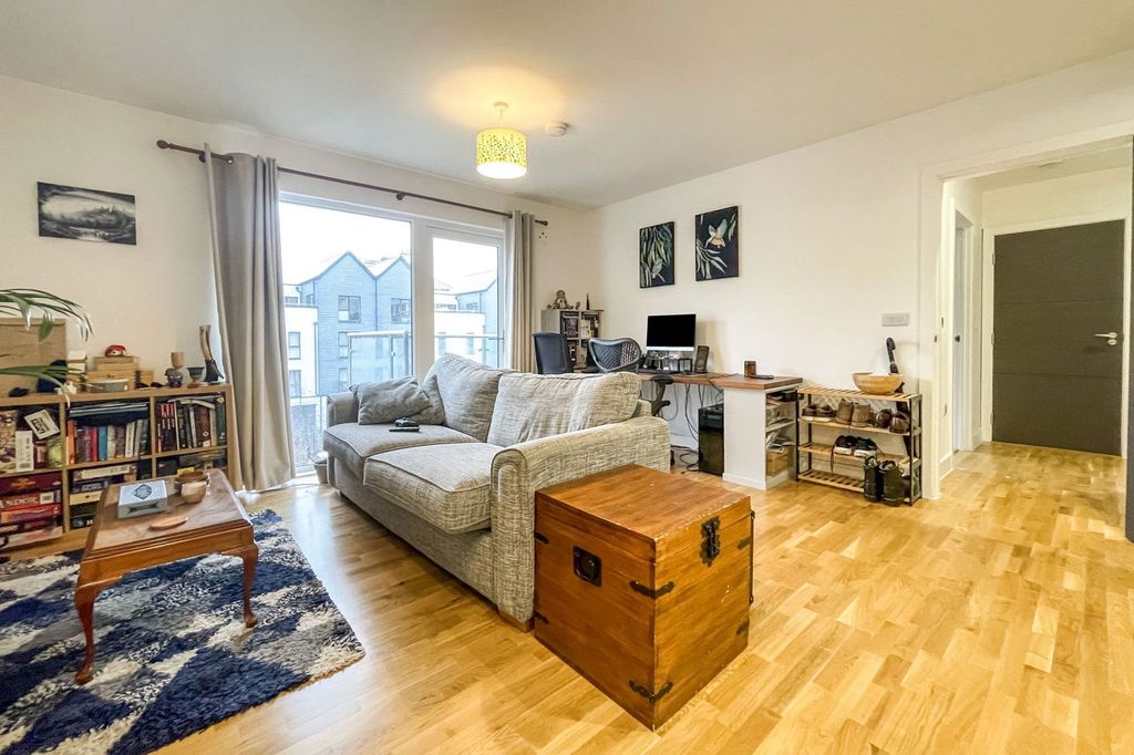 Property photo 3 of 8