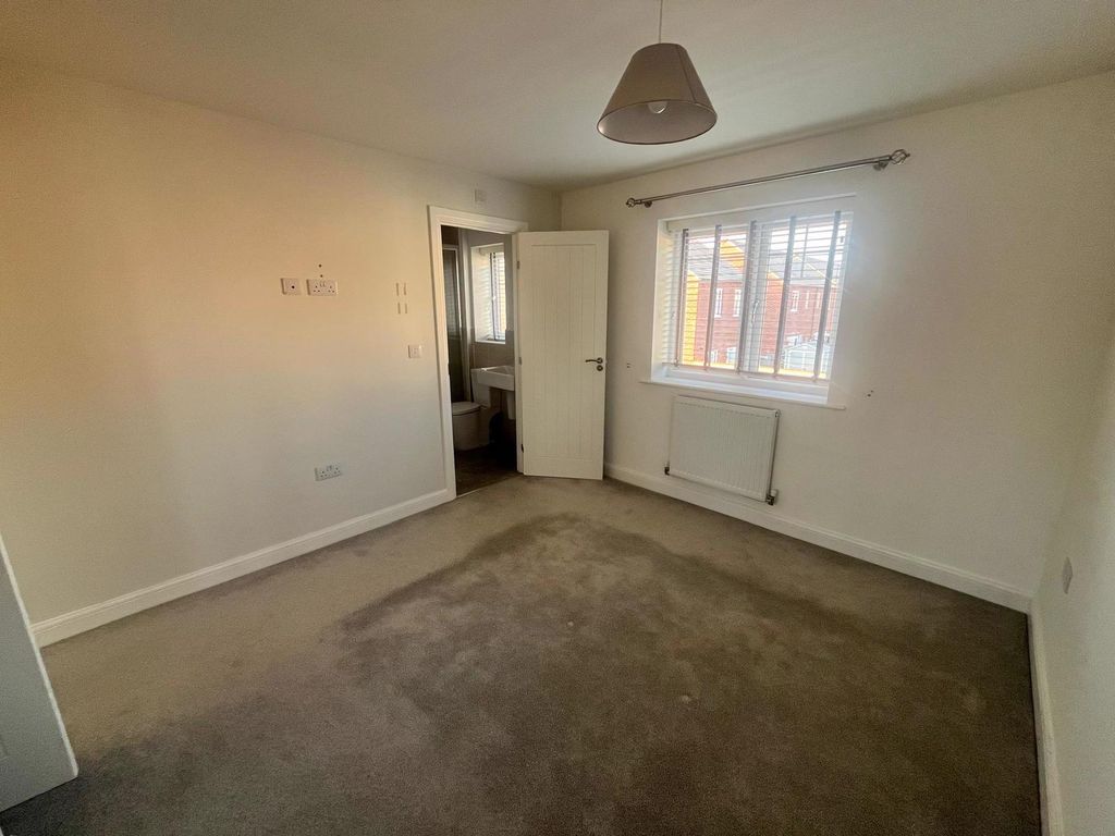 Property photo 3 of 18 Main Bedroom Ensuite View