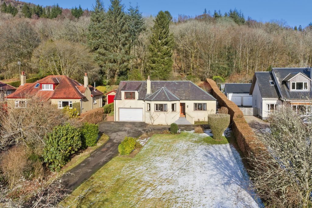 Property photo 2 of 37