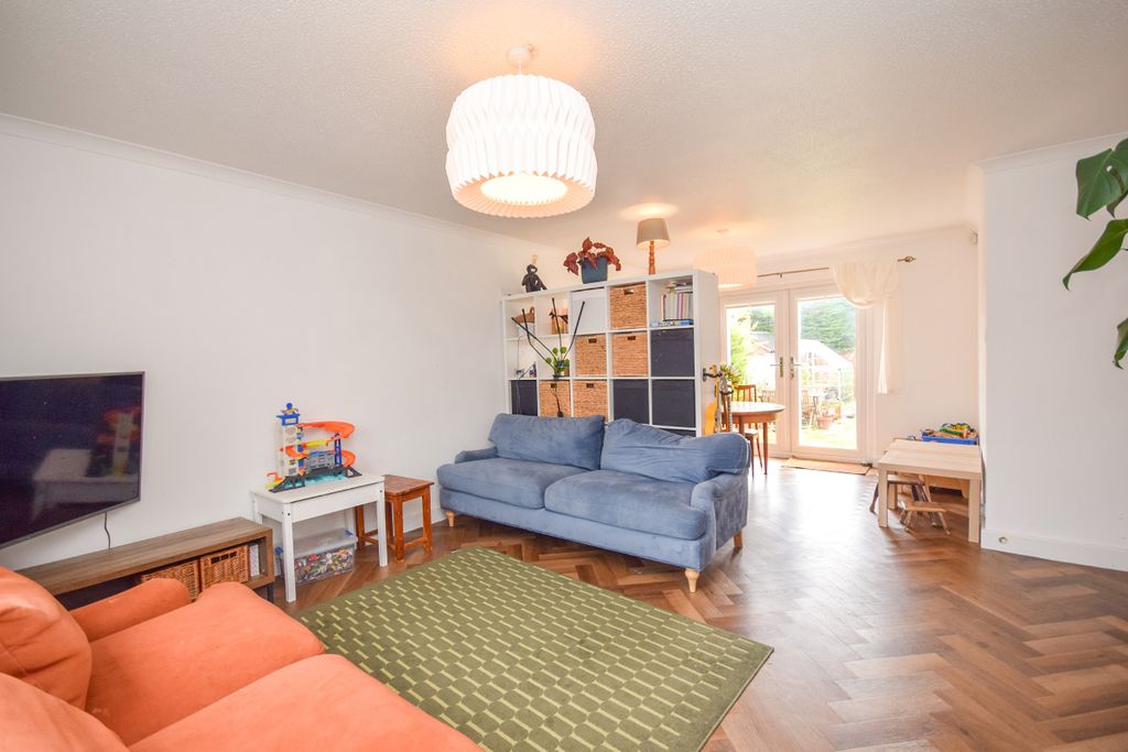 Property photo 2 of 19