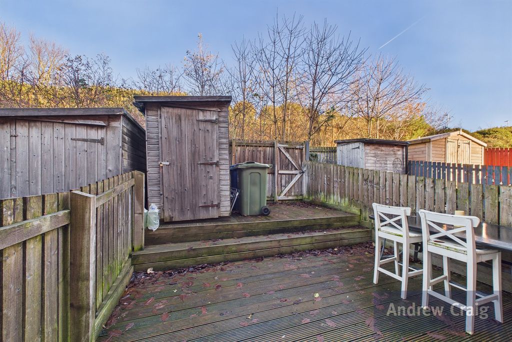 Property photo 3 of 10 Rear