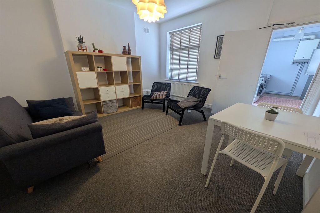 Property photo 1 of 17 (Main)