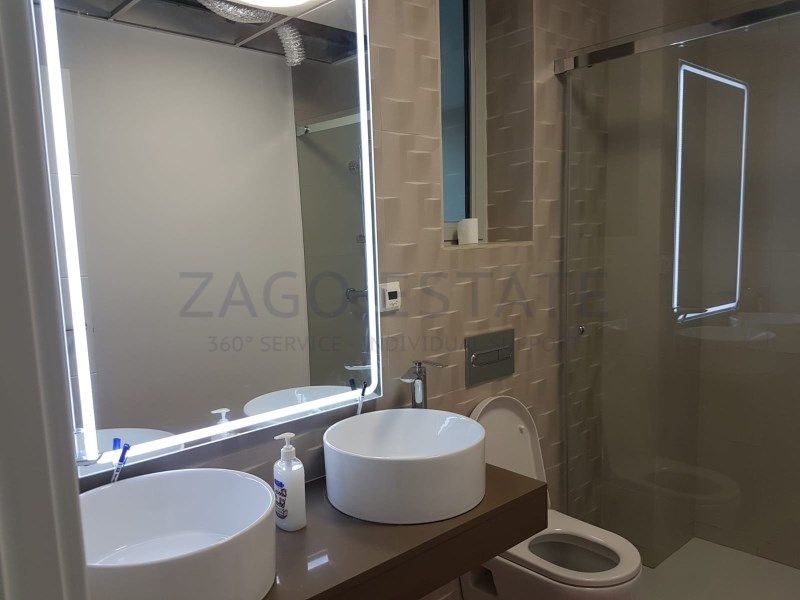 Property photo 2 of 46