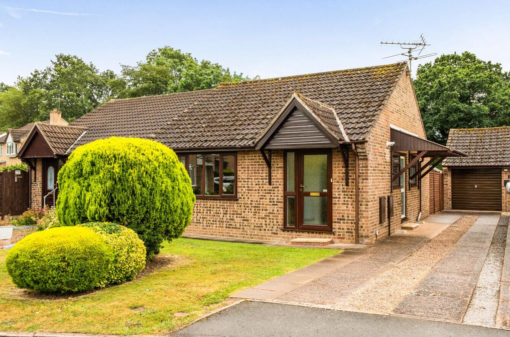 Property photo 1 of 14 11 Lime Crescent