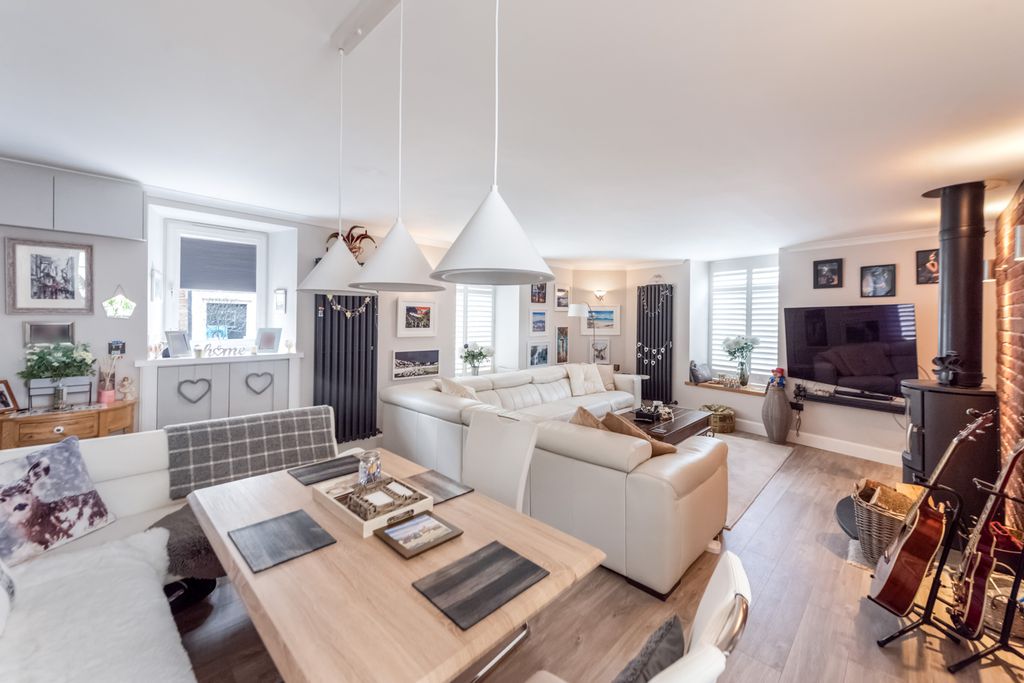 Additional image 8 of 3 bed end terrace house for saleMillar Steet, Crieff PH7