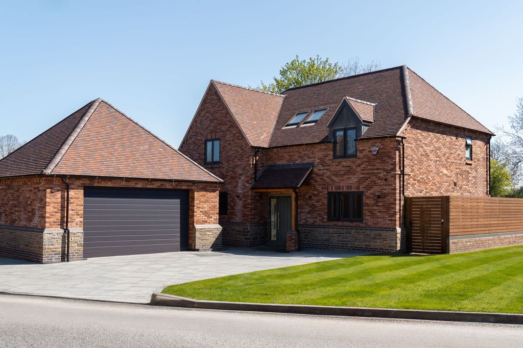 Property photo 1 of 33