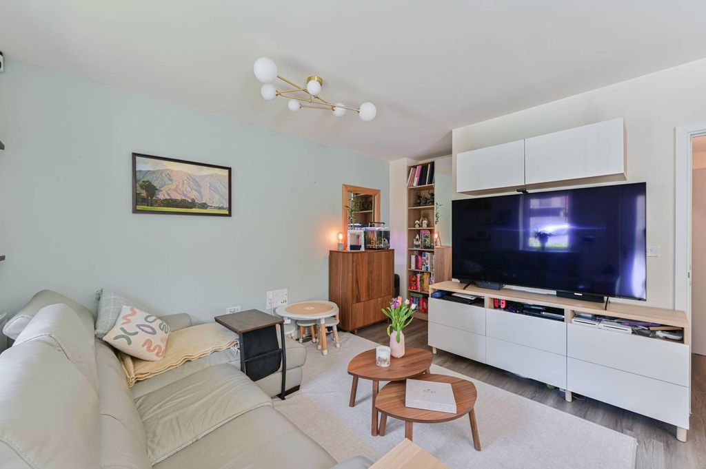 Property photo 3 of 17