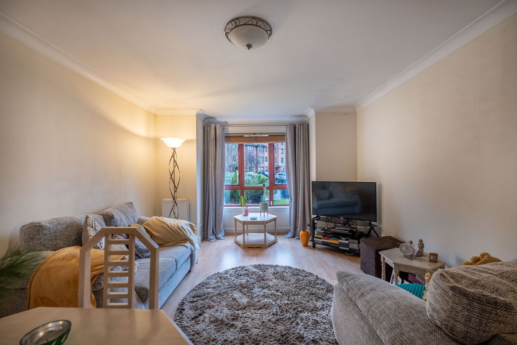 Property photo 3 of 34