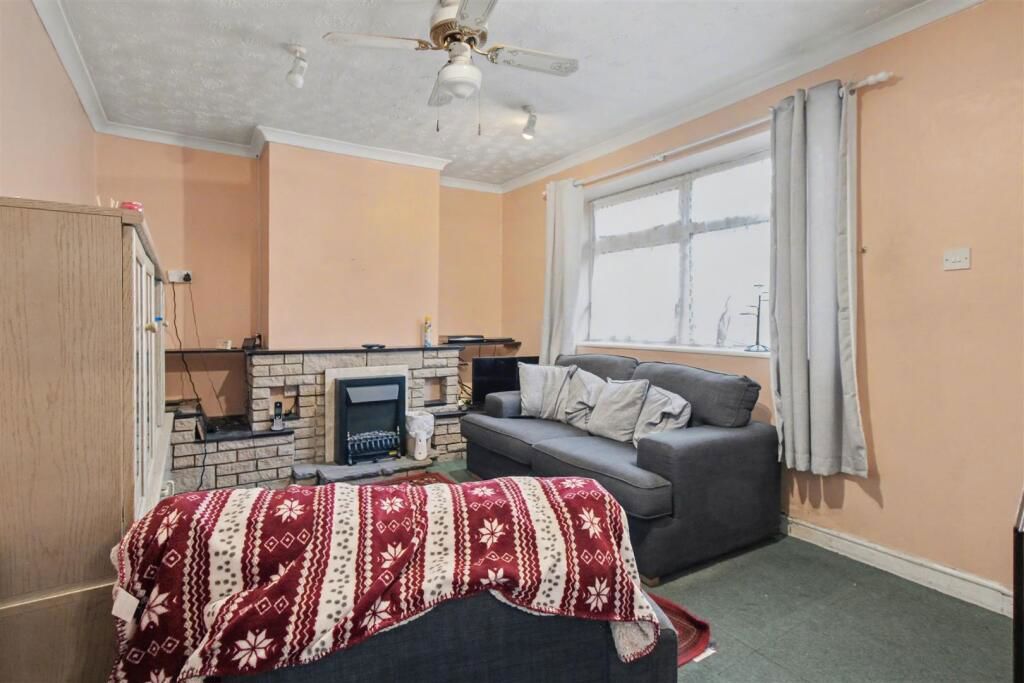 Property photo 2 of 9