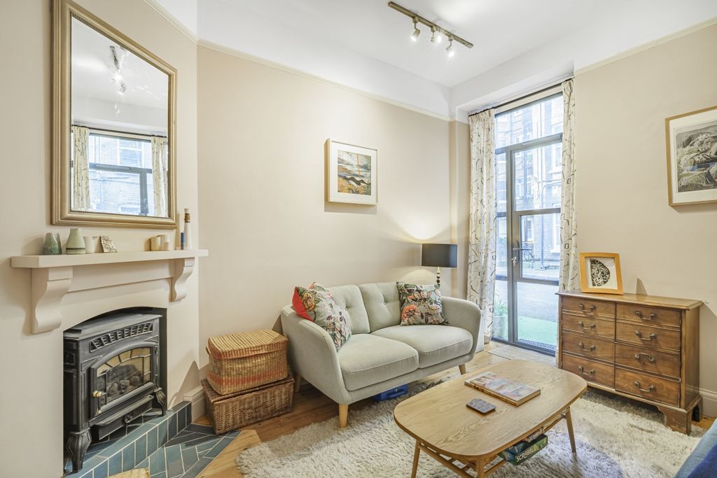 Property photo 2 of 18 Kfh-2_Albert_Palace_