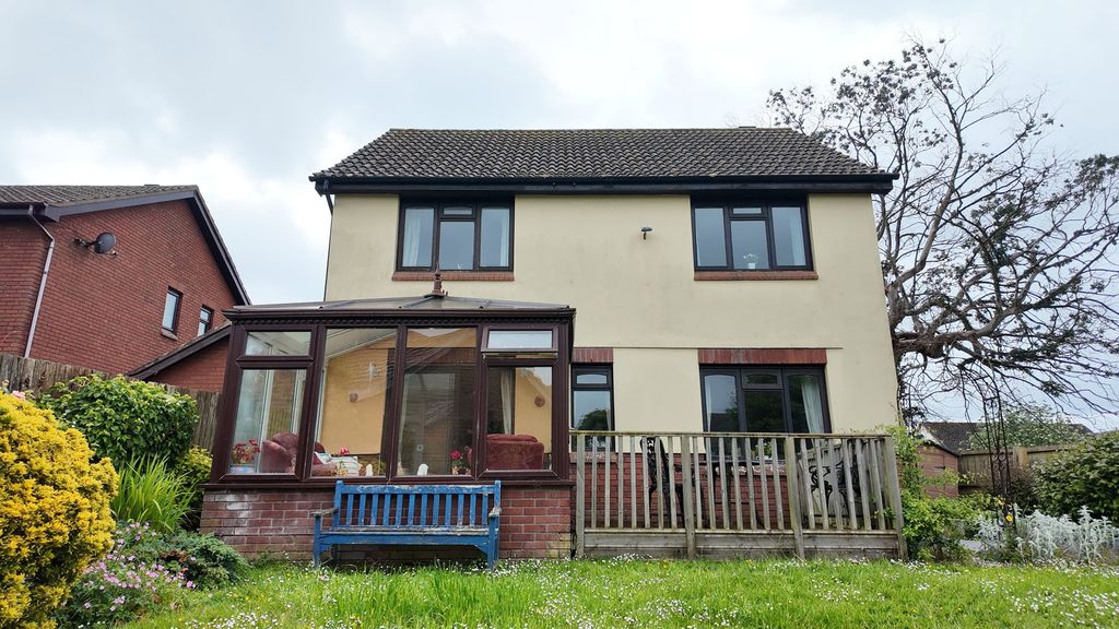 Property photo 2 of 16
