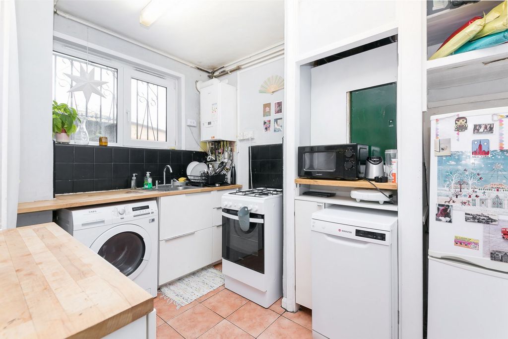 Property photo 3 of 14 Photo 5