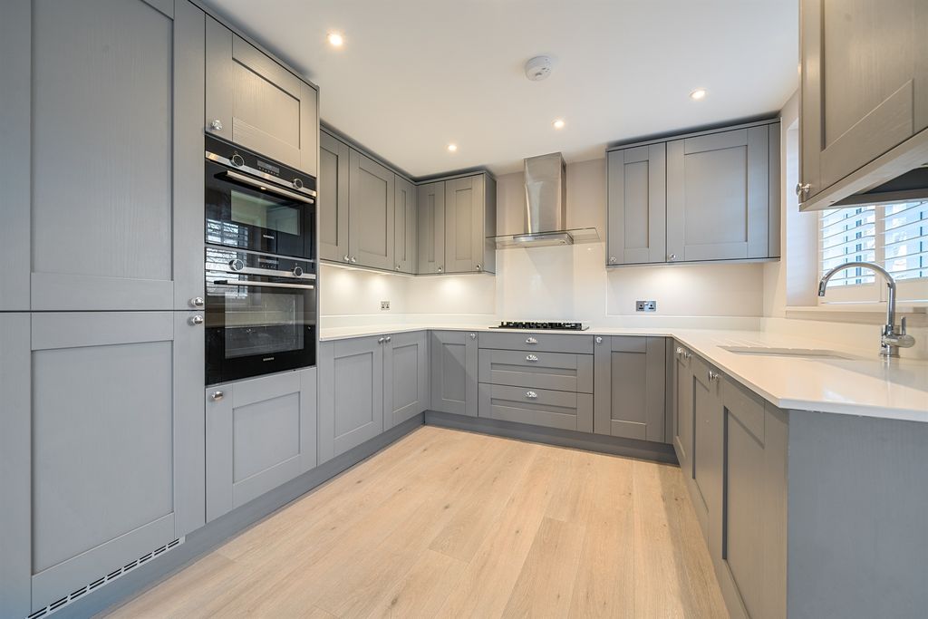 Additional image 4 of 2 bed flat for saleUplands Park Road, Enfield EN2