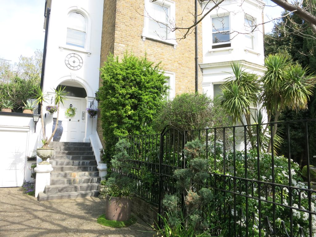 Property photo 1 of 9
