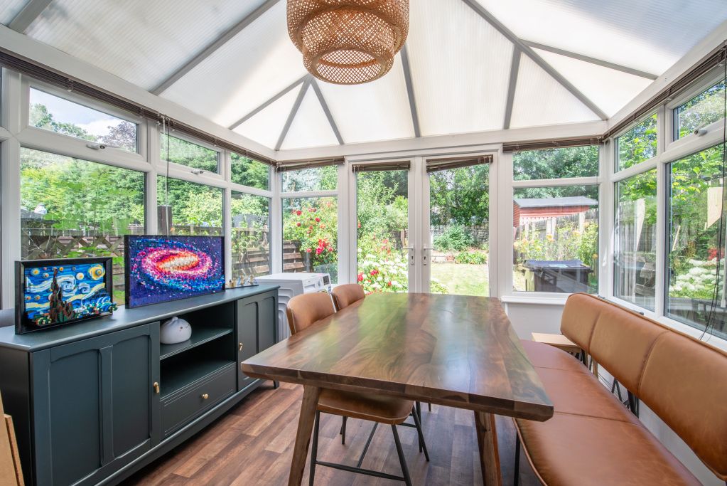 Property photo 3 of 18 Conservatory