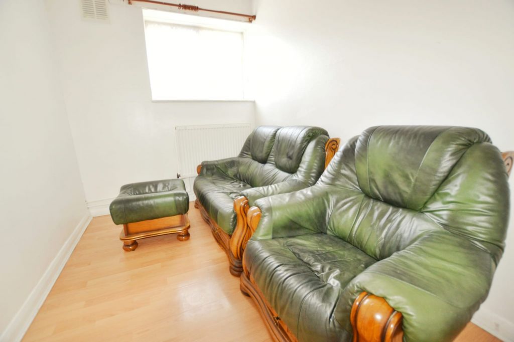 Property photo 2 of 13 Gallery