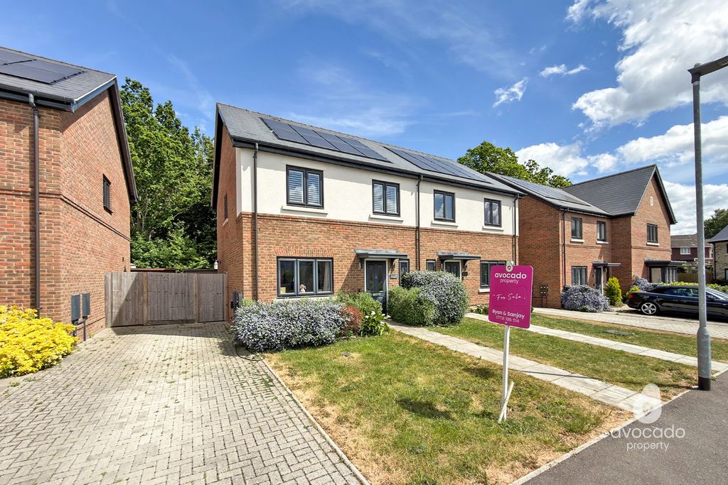 Property photo 2 of 18 4846583
