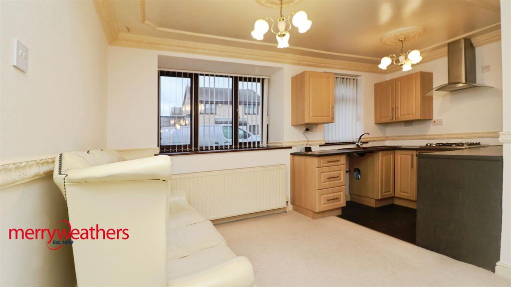 Property photo 2 of 8