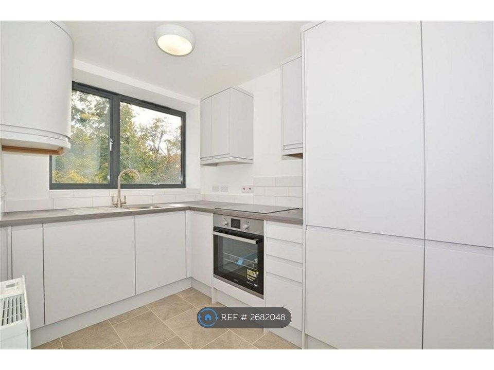 Property photo 3 of 9 Kitchen