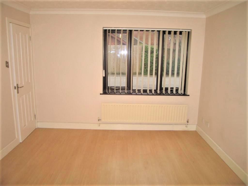 Property photo 3 of 4 Living Room